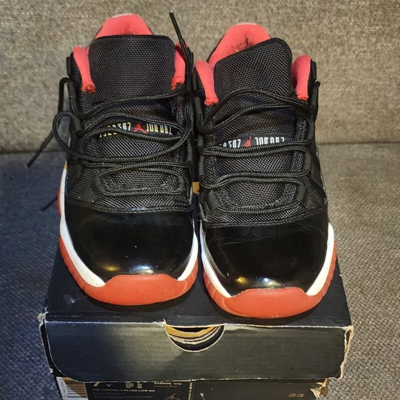 Jordan 11 Retro Low Bred 2015 size 7Y - Picture 2 of 6